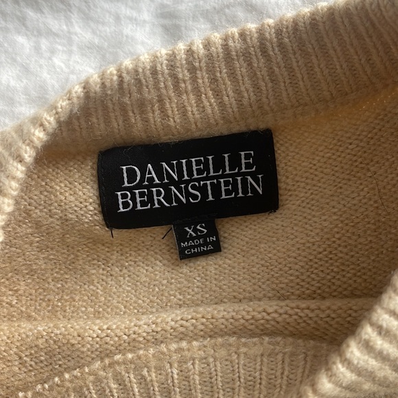Danielle Bernstein tan sweater - Picture 5 of 6